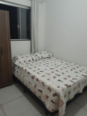 Quarto próximo Av JK